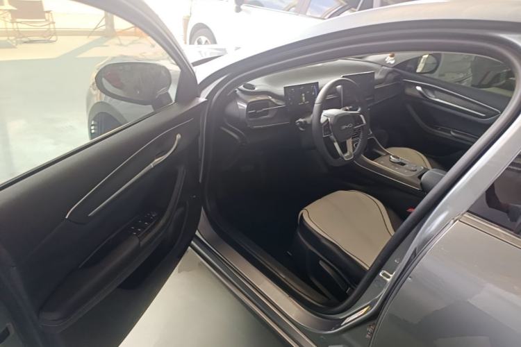 Used BYD Destroyer 05 2024 HONOR Edition DM-i 55KM Luxury Model Driver Seat