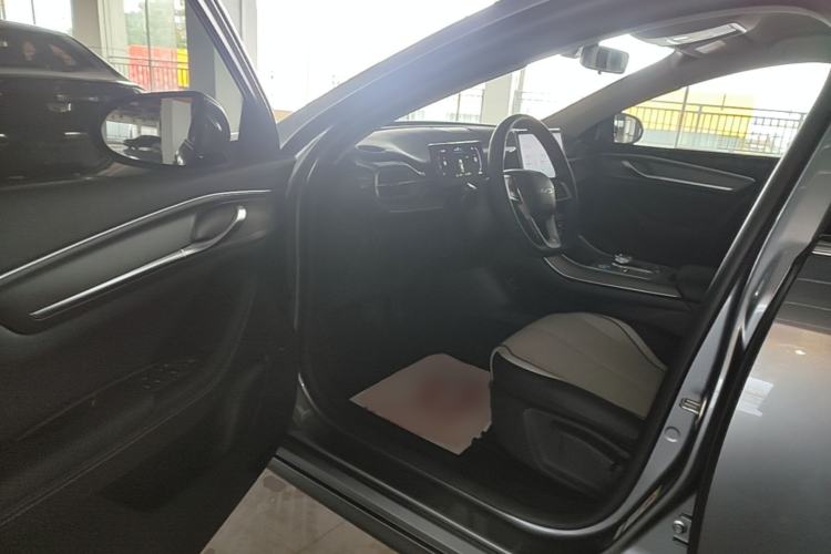 Used BYD Destroyer 05 2024 HONOR Edition DM-i 55KM Luxury Model Driver Seat