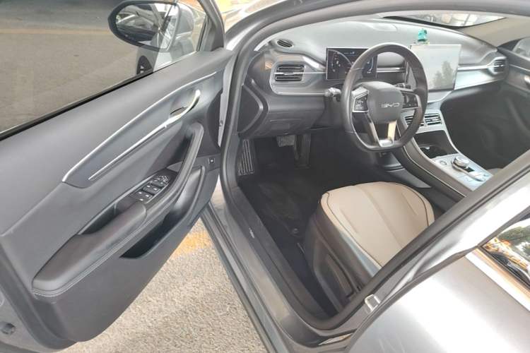 Used BYD Destroyer 05 2024 HONOR Edition DM-i 55KM Luxury Model Driver Seat