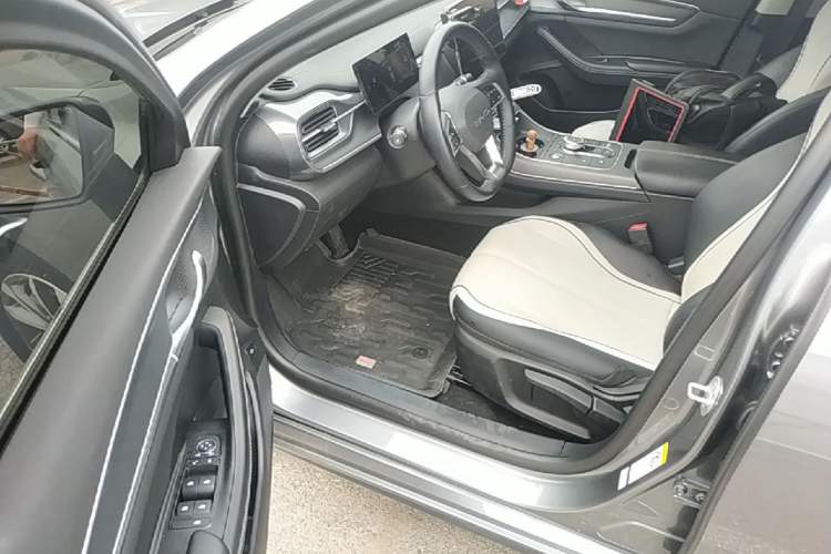 Used BYD Destroyer 05 2024 HONOR Edition DM-i 55KM Luxury Model Driver Seat
