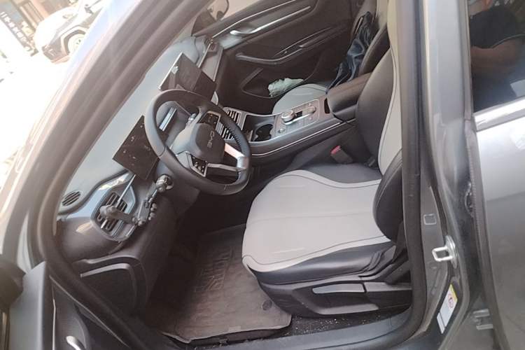 Used BYD Destroyer 05 2024 HONOR Edition DM-i 55KM Luxury Model Driver Seat