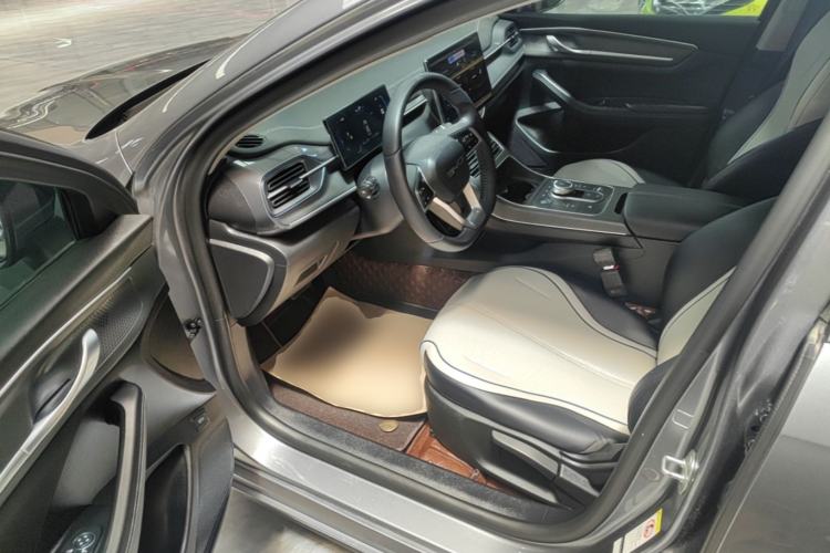 Used BYD Destroyer 05 2024 HONOR Edition DM-i 55KM Luxury Model Driver Seat