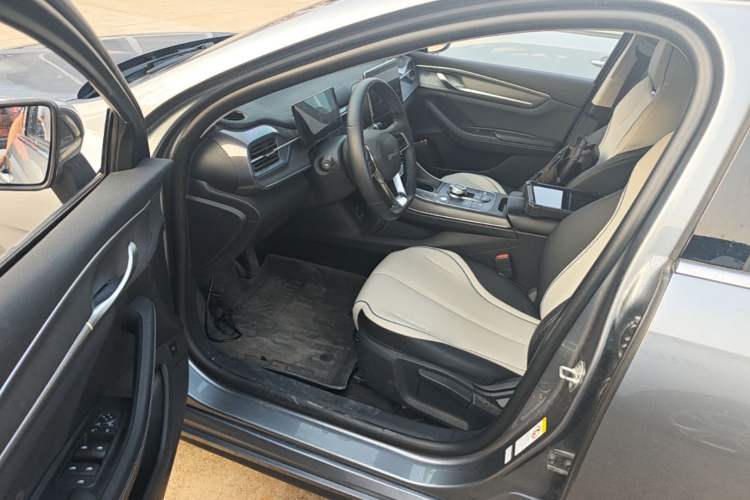 Used BYD Destroyer 05 2024 HONOR Edition DM-i 55KM Luxury Model Driver Seat
