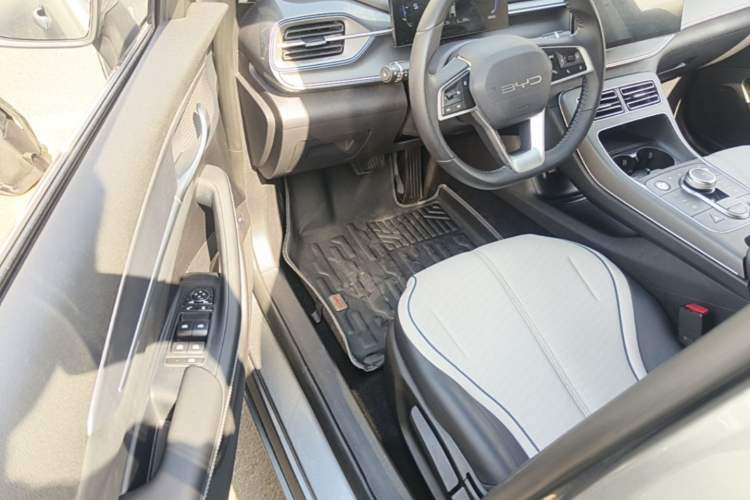 Used BYD Destroyer 05 2024 HONOR Edition DM-i 55KM Luxury Model Driver Seat