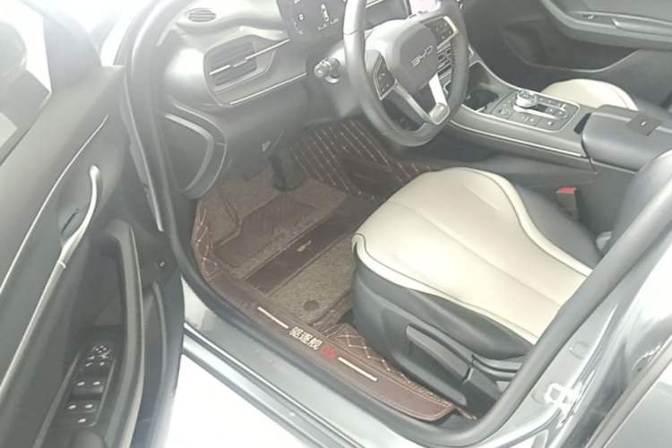Used BYD Destroyer 05 2024 HONOR Edition DM-i 55KM Luxury Model Driver Seat