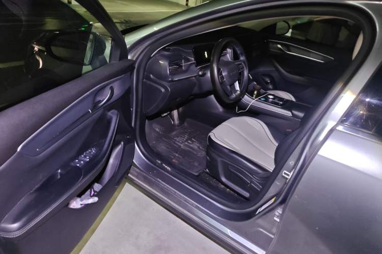 Used BYD Destroyer 05 2024 HONOR Edition DM-i 55KM Luxury Model Driver Seat