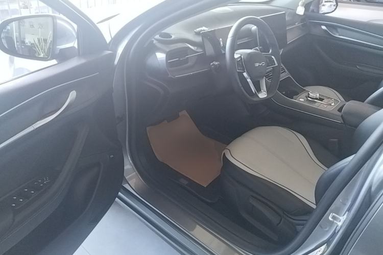 Used BYD Destroyer 05 2024 HONOR Edition DM-i 55KM Luxury Model Driver Seat