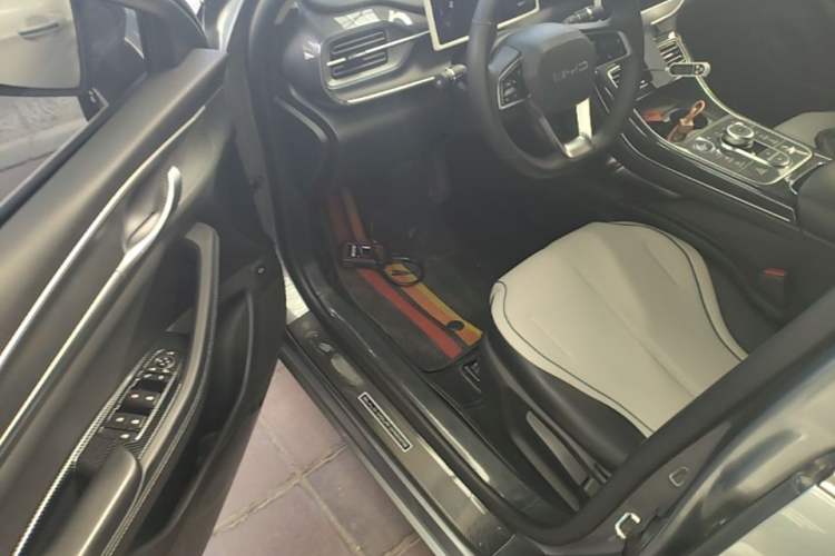Used BYD Destroyer 05 2024 Honor Edition DM-i 120KM Luxury Model Driver Seat
