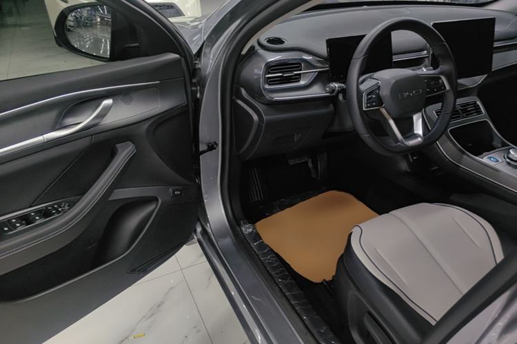 Used BYD Destroyer 05 2024 HONOR Edition DM-i 55KM Luxury Model Driver Seat