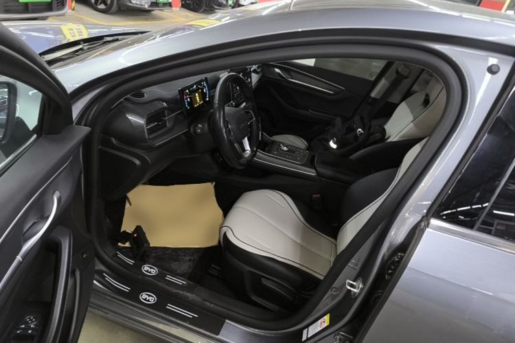 Used BYD Destroyer 05 2024 HONOR Edition DM-i 55KM Luxury Model Driver Seat