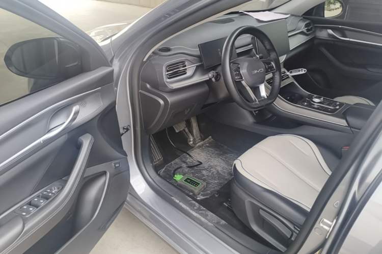 Used BYD Destroyer 05 2024 HONOR Edition DM-i 55KM Luxury Model Driver Seat