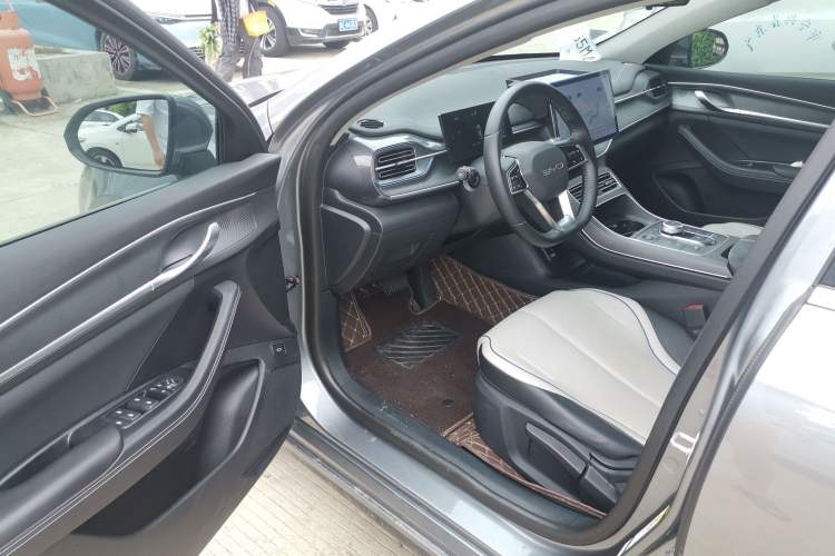 Used BYD Destroyer 05 2024 HONOR Edition DM-i 55KM Luxury Model Driver Seat