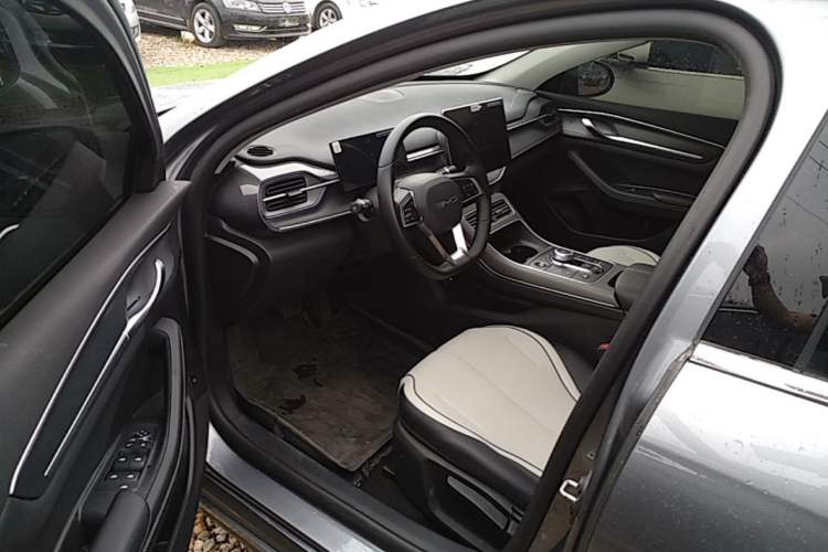 Used BYD Destroyer 05 2024 HONOR Edition DM-i 55KM Luxury Model Driver Seat