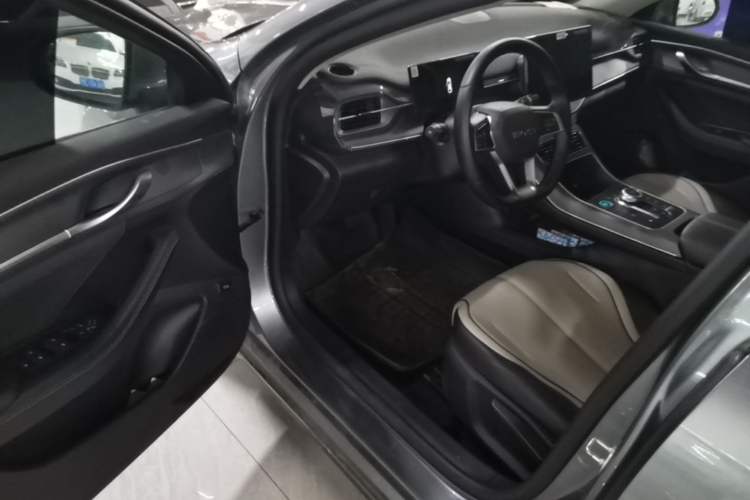 Used BYD Destroyer 05 2024 HONOR Edition DM-i 55KM Luxury Model Driver Seat