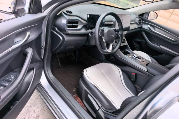 Used BYD Destroyer 05 2024 HONOR Edition DM-i 55KM Luxury Model Driver Seat