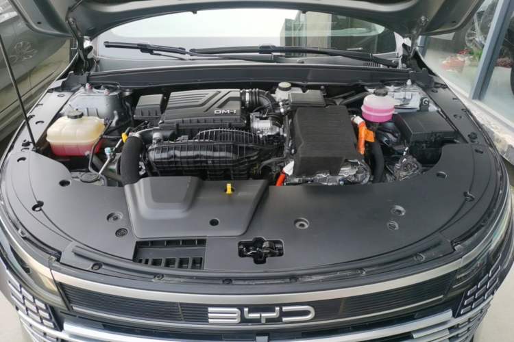 Used BYD Destroyer 05 2024 HONOR Edition DM-i 55KM Luxury Model Engine Bay