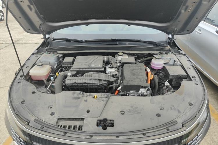 Used BYD Destroyer 05 2024 Honor Edition DM-i 120KM Luxury Model Engine Bay