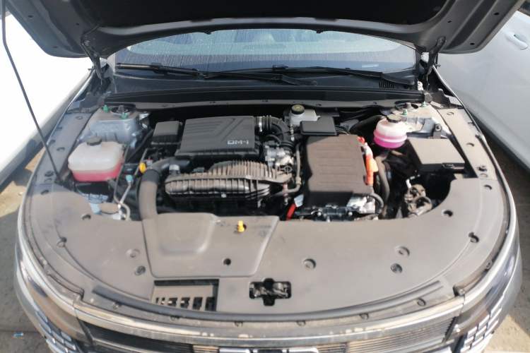 Used BYD Destroyer 05 2024 HONOR Edition DM-i 55KM Luxury Model Engine Bay