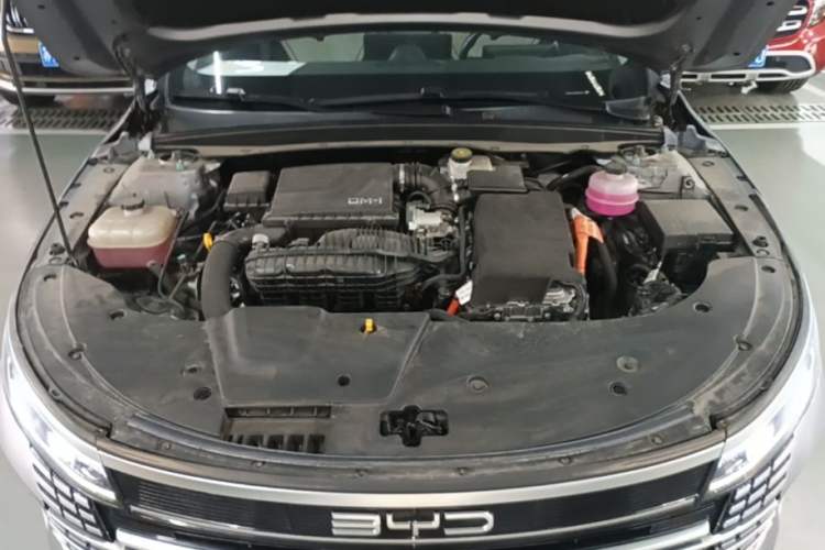 Used BYD Destroyer 05 2024 HONOR Edition DM-i 55KM Luxury Model Engine Bay