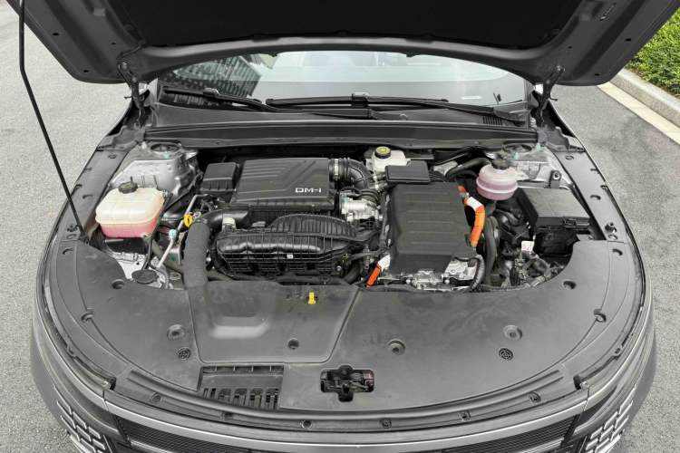 Used BYD Destroyer 05 2024 HONOR Edition DM-i 55KM Luxury Model Engine Bay