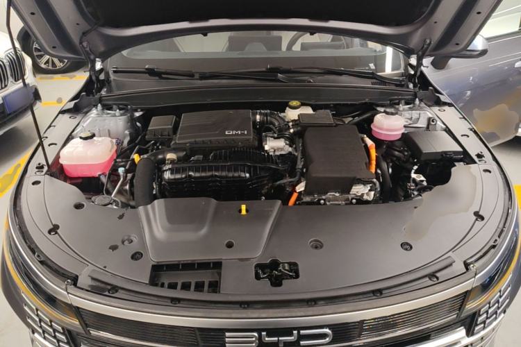 Used BYD Destroyer 05 2024 HONOR Edition DM-i 55KM Luxury Model Engine Bay