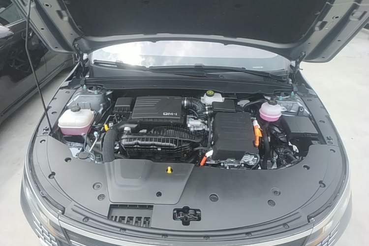 Used BYD Destroyer 05 2024 Honor Edition DM-i 120KM Luxury Model Engine Bay