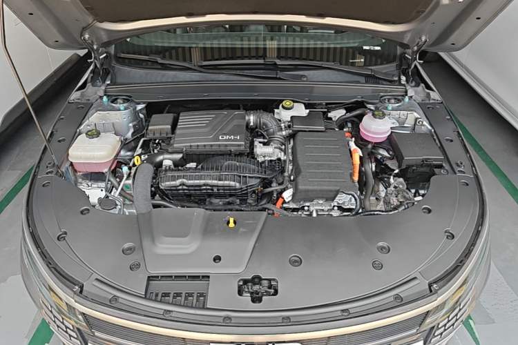 Used BYD Destroyer 05 2024 HONOR Edition DM-i 120KM Prestige Model Engine Bay
