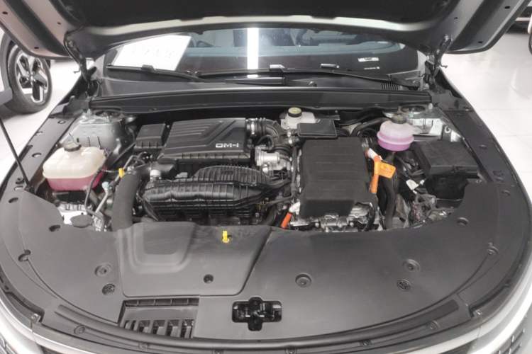 Used BYD Destroyer 05 2024 HONOR Edition DM-i 55KM Luxury Model Engine Bay