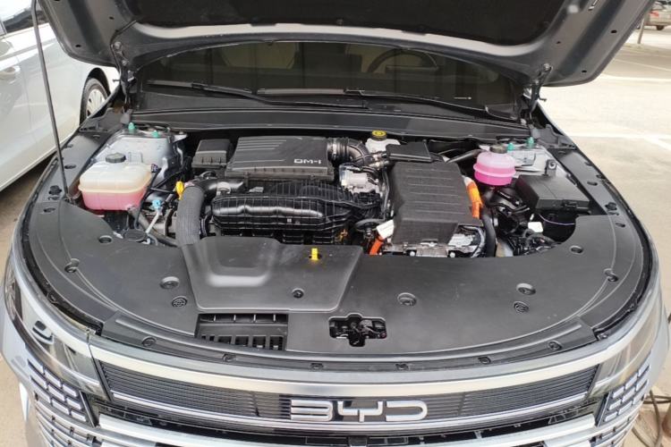 Used BYD Destroyer 05 2024 HONOR Edition DM-i 55KM Luxury Model Engine Bay