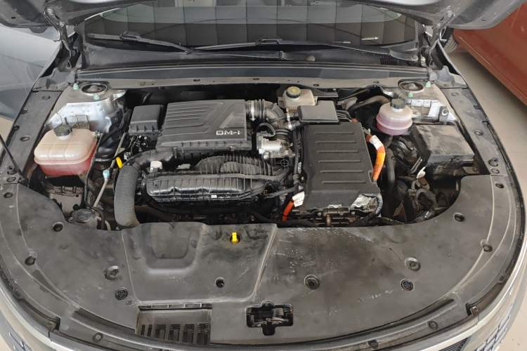 Used BYD Destroyer 05 2024 HONOR Edition DM-i 55KM Luxury Model Engine Bay