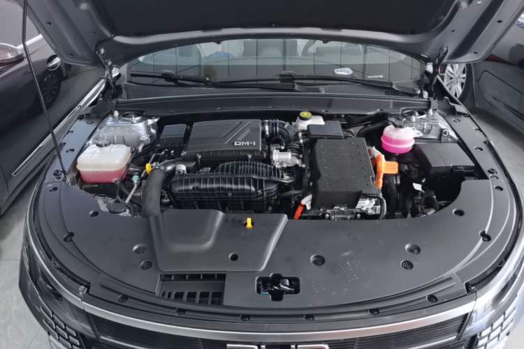 Used BYD Destroyer 05 2024 HONOR Edition DM-i 55KM Luxury Model Engine Bay
