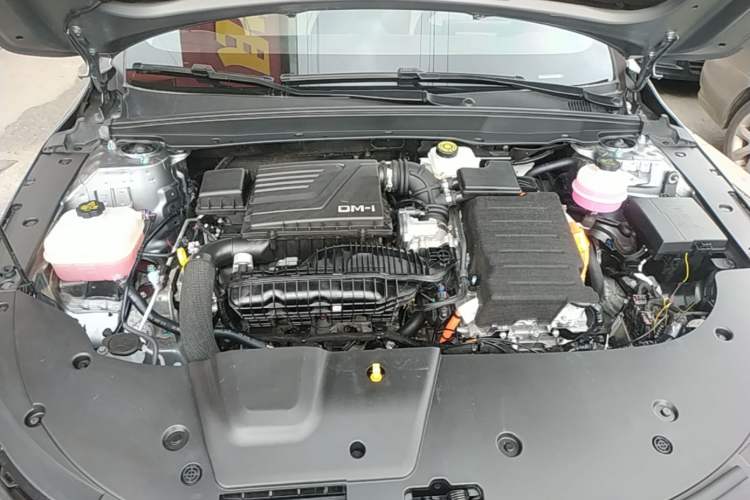 Used BYD Destroyer 05 2024 HONOR Edition DM-i 55KM Luxury Model Engine Bay