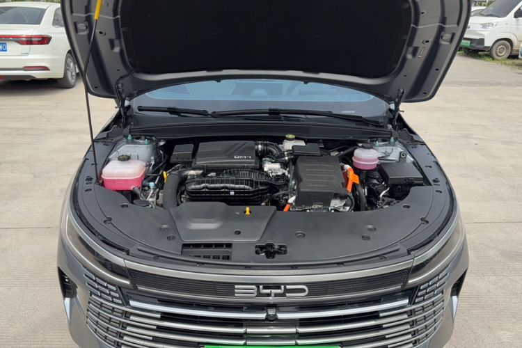 Used BYD Destroyer 05 2024 HONOR Edition DM-i 55KM Luxury Model Engine Bay