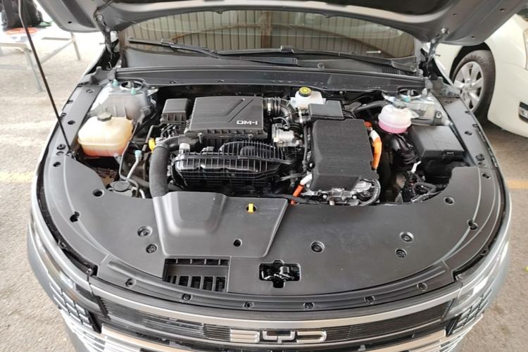 Used BYD Destroyer 05 2024 HONOR Edition DM-i 55KM Luxury Model Engine Bay