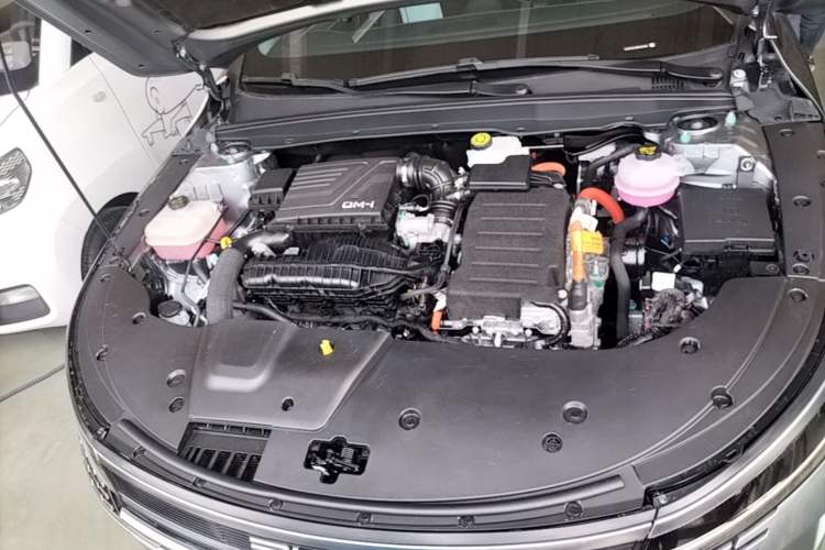 Used BYD Destroyer 05 2024 HONOR Edition DM-i 55KM Luxury Model Engine Bay