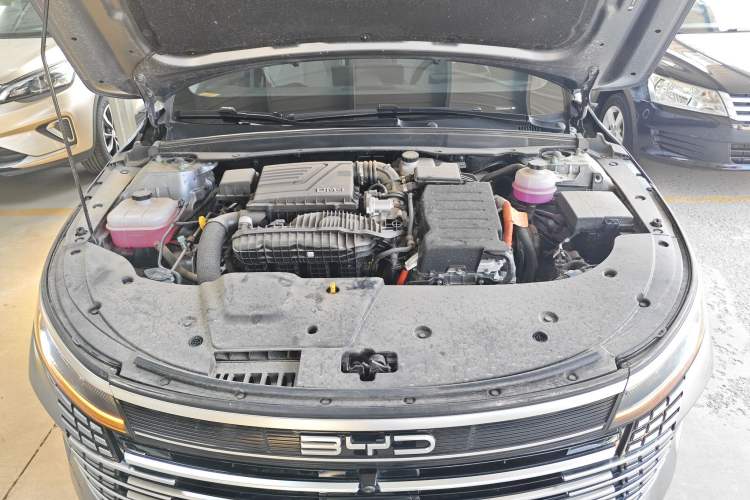 Used BYD Destroyer 05 2024 Honor Edition DM-i 120KM Luxury Model Engine Bay