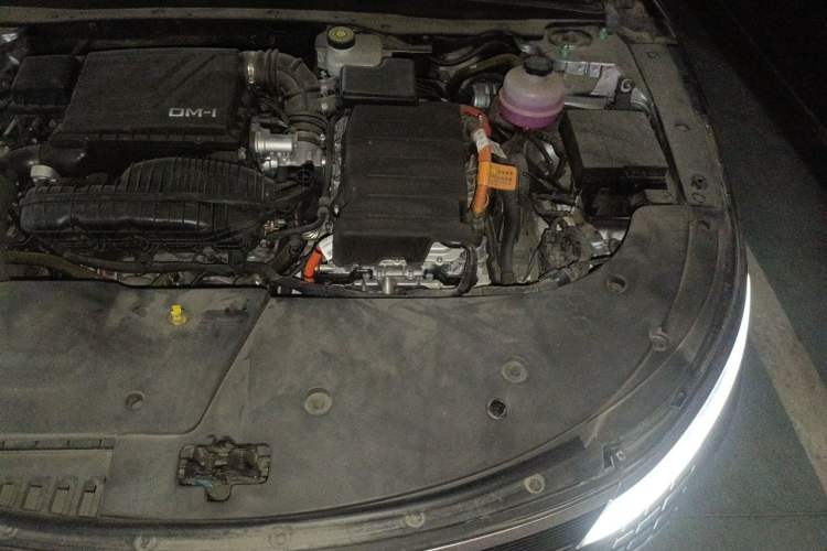 Used BYD Destroyer 05 2024 HONOR Edition DM-i 55KM Luxury Model Engine Bay Left