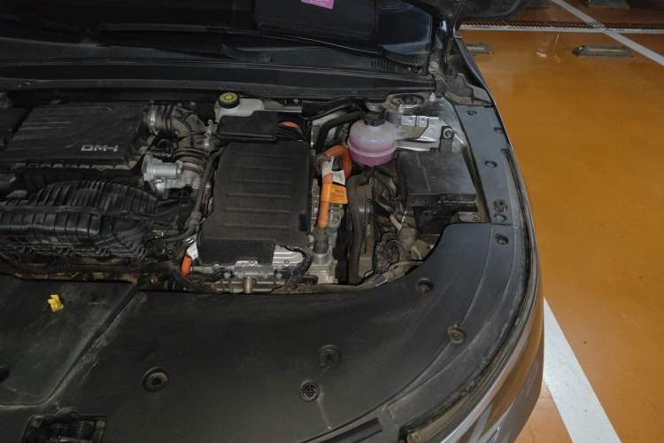 Used BYD Destroyer 05 2024 HONOR Edition DM-i 55KM Luxury Model Engine Bay Left