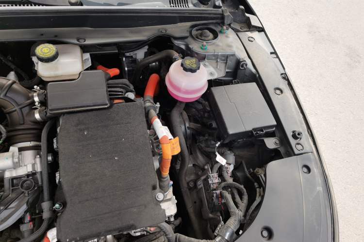 Used BYD Destroyer 05 2024 HONOR Edition DM-i 55KM Luxury Model Engine Bay Left