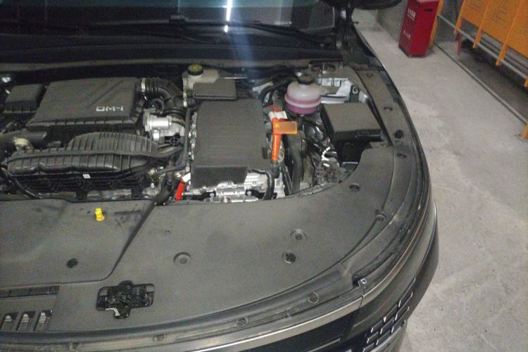 Used BYD Destroyer 05 2024 HONOR Edition DM-i 55KM Luxury Model Engine Bay Left