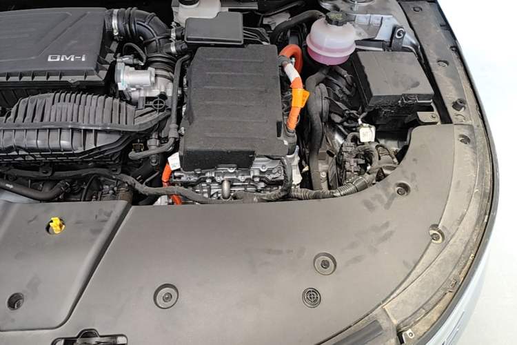 Used BYD Destroyer 05 2024 HONOR Edition DM-i 55KM Luxury Model Engine Bay Left