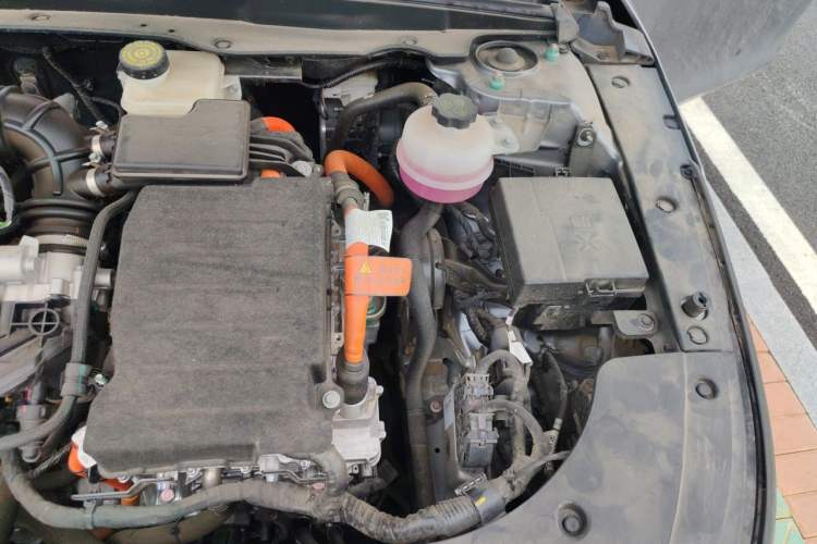 Used BYD Destroyer 05 2024 HONOR Edition DM-i 55KM Luxury Model Engine Bay Left