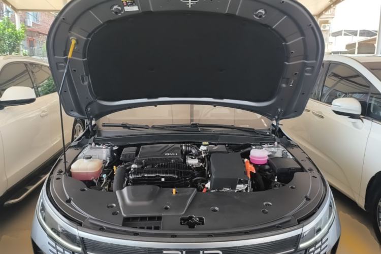 Used BYD Destroyer 05 2024 HONOR Edition DM-i 120KM Prestige Model Engine Bay