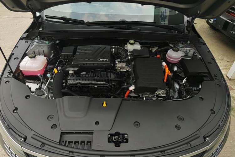 Used BYD Destroyer 05 2024 Honor Edition DM-i 120KM Luxury Model Engine Bay