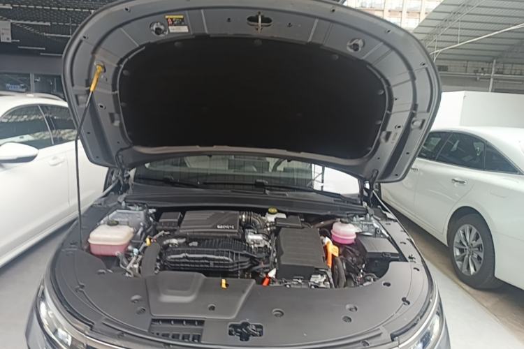 Used BYD Destroyer 05 2024 Honor Edition DM-i 120KM Luxury Model Engine Bay