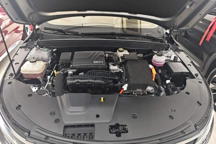 Used BYD Destroyer 05 2024 HONOR Edition DM-i 55KM Luxury Model Engine Bay