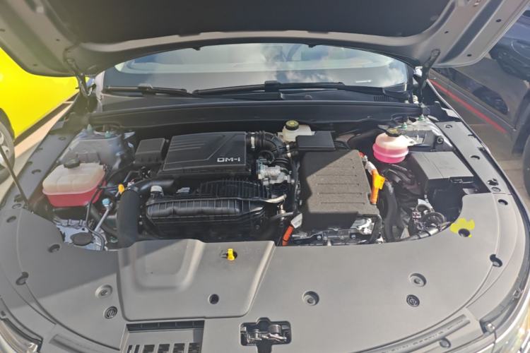 Used BYD Destroyer 05 2024 HONOR Edition DM-i 55KM Luxury Model Engine Bay