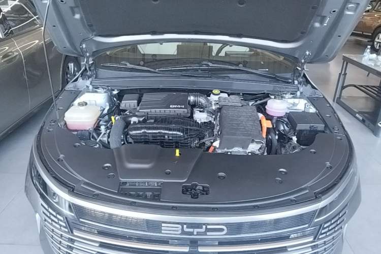 Used BYD Destroyer 05 2024 HONOR Edition DM-i 55KM Luxury Model Engine Bay
