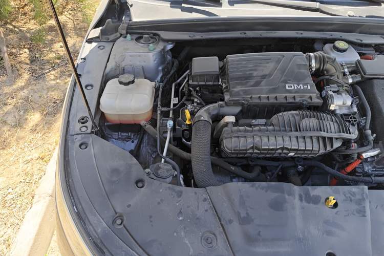Used BYD Destroyer 05 2024 HONOR Edition DM-i 55KM Luxury Model Engine Bay Right