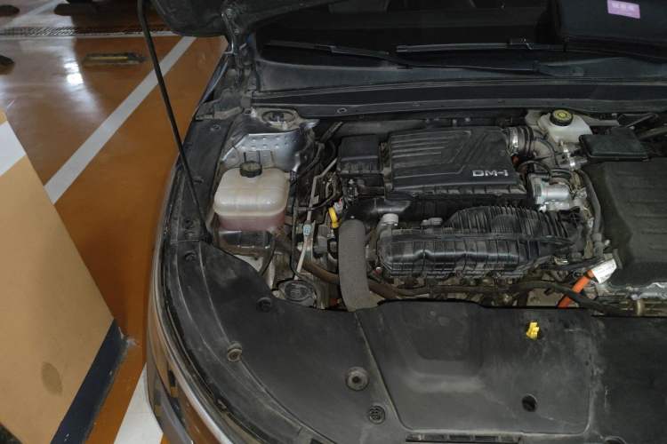 Used BYD Destroyer 05 2024 HONOR Edition DM-i 55KM Luxury Model Engine Bay Right
